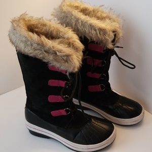 Girl's leather and faux fur snow boots